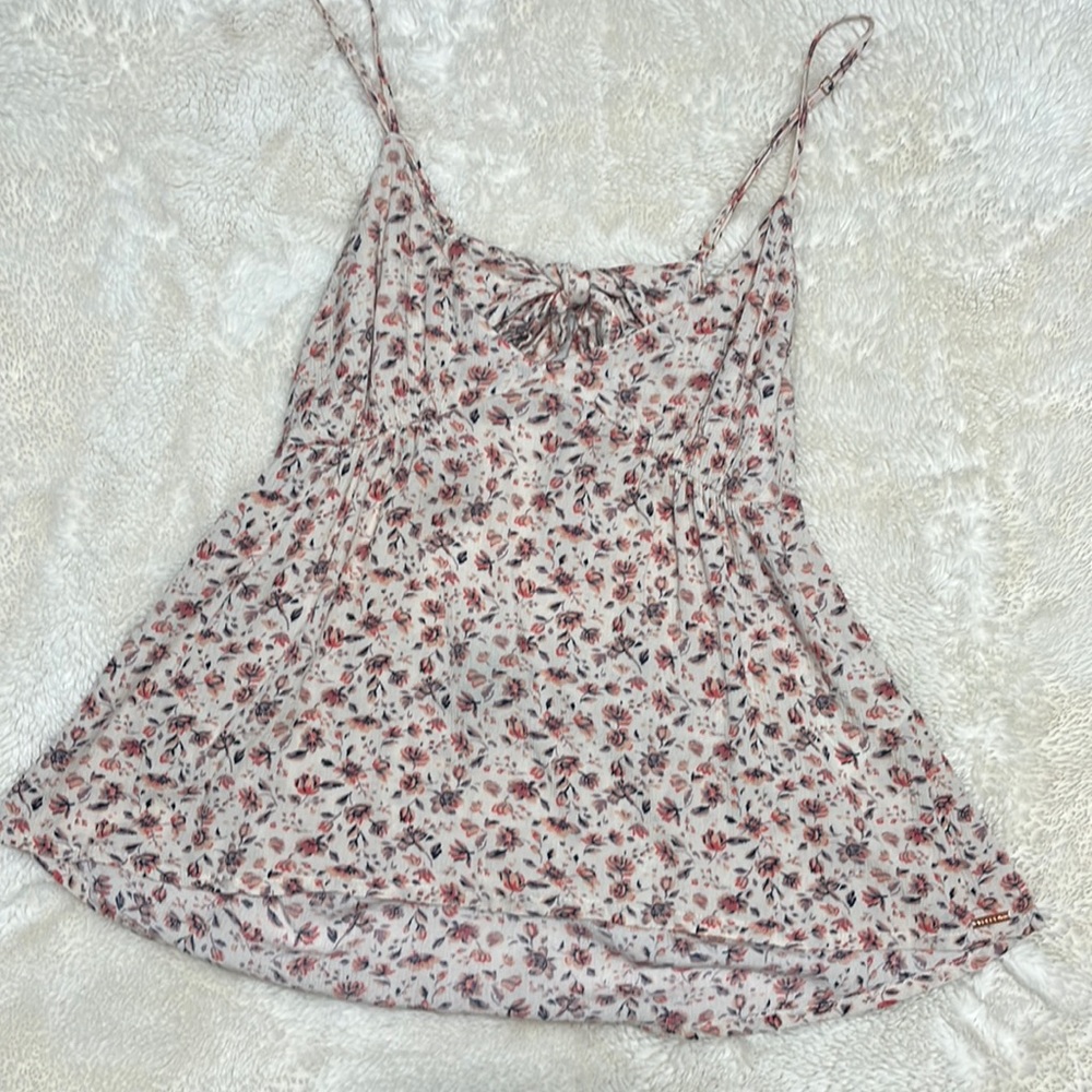 Volcom cute top. Bow in the back , like new